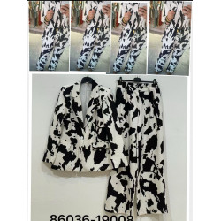 Conjunto de moda está...