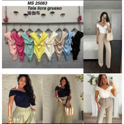 Body con escote cruzado en...
