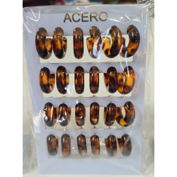 Pendientes de acero y pasta